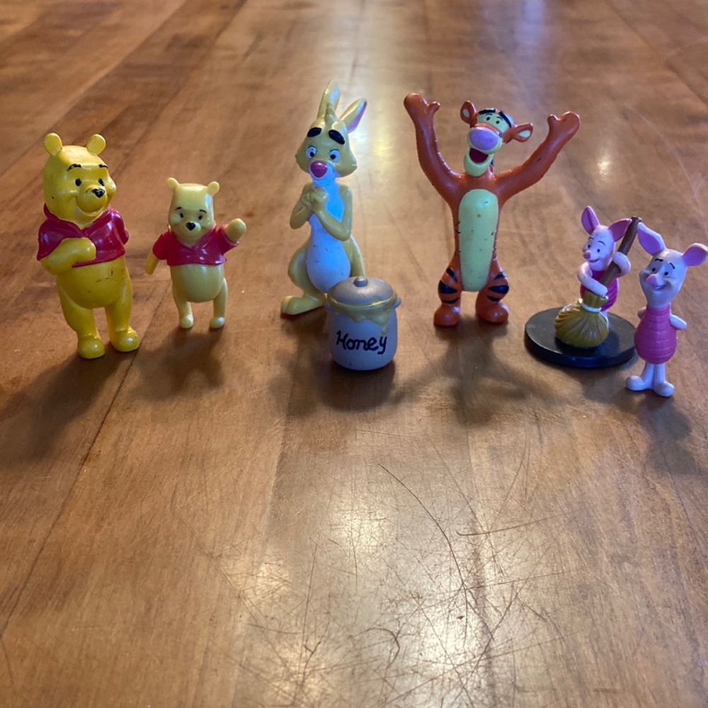 Vintage Winnie the Pooh figurines